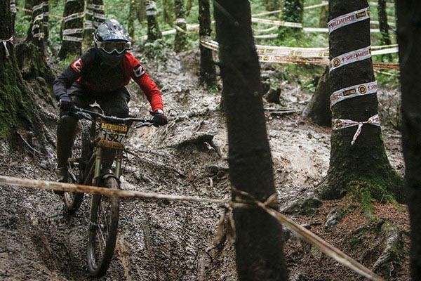 Tredz Team Rider Lindsay getting stuck into the course